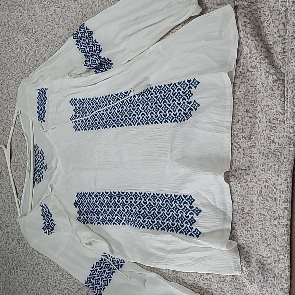 Shirt - Picture 4 of 4